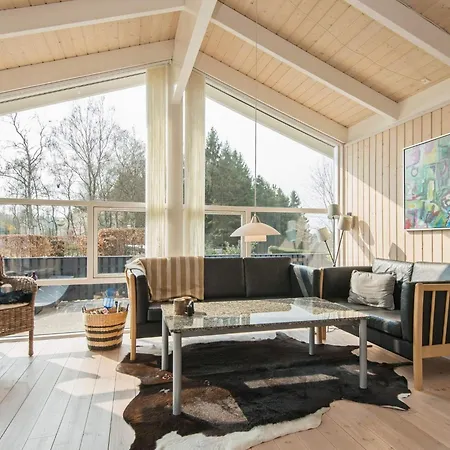 4 Star In Ferienhaus *